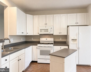 9424 Singleton Place - Photo Thumbnail 5