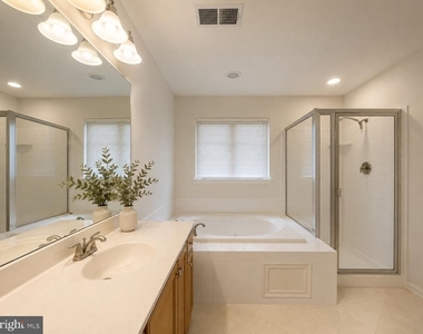 9424 Singleton Place - Photo Thumbnail 9