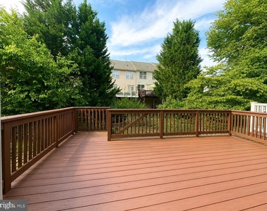 9424 Singleton Place - Photo Thumbnail 15