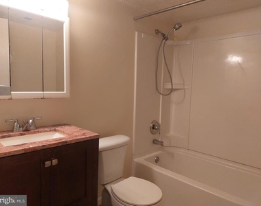 1312 Hillcrest Drive - Photo Thumbnail 10