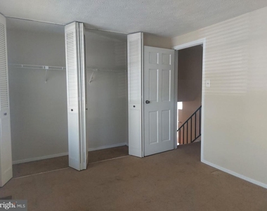1312 Hillcrest Drive - Photo Thumbnail 5
