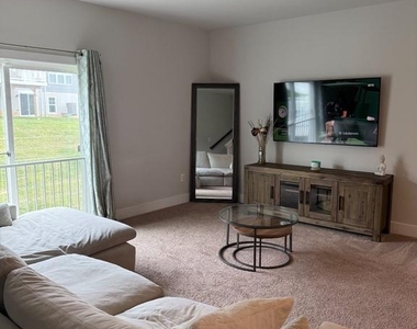 2773 Town View Circle - Photo Thumbnail 3