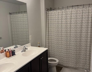 2773 Town View Circle - Photo Thumbnail 5