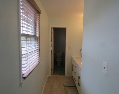 1009 Wales Drive - Photo Thumbnail 22