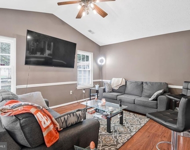 4037 Broadbill Circle - Photo Thumbnail 16