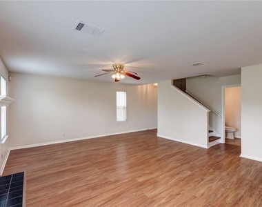 16712 Hamilton Point Cir - Photo Thumbnail 4