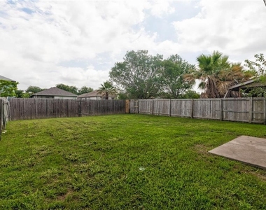 16712 Hamilton Point Cir - Photo Thumbnail 34