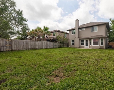 16712 Hamilton Point Cir - Photo Thumbnail 35
