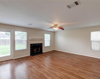 16712 Hamilton Point Cir - Photo Thumbnail 3
