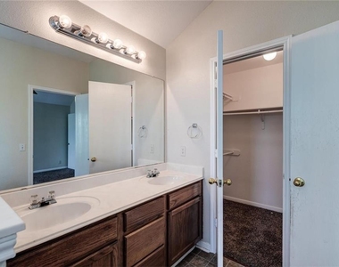 16712 Hamilton Point Cir - Photo Thumbnail 30