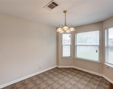 16712 Hamilton Point Cir - Photo Thumbnail 7