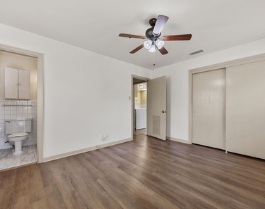 1702 Ridgemont Dr - Photo Thumbnail 10