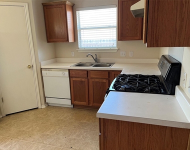 364 Leonardo Dr - Photo Thumbnail 1
