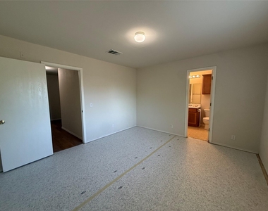 364 Leonardo Dr - Photo Thumbnail 11