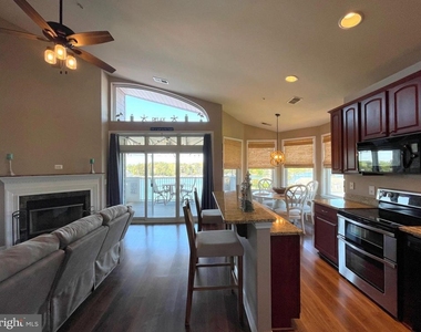 634 Oyster Bay Place - Photo Thumbnail 4