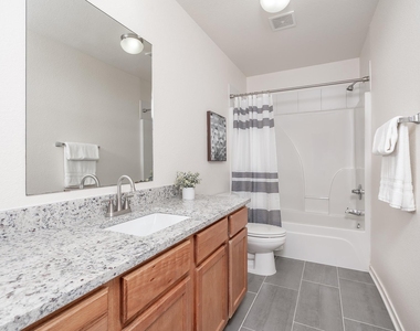 200 Sandstone Dr - Photo Thumbnail 17