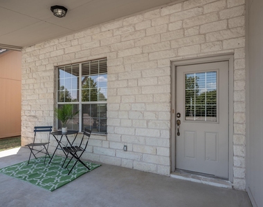 200 Sandstone Dr - Photo Thumbnail 2