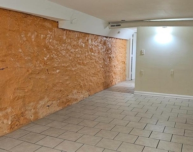 4031 Greenmount Avenue - Photo Thumbnail 3
