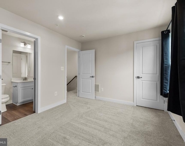 814 Watts Street - Photo Thumbnail 24