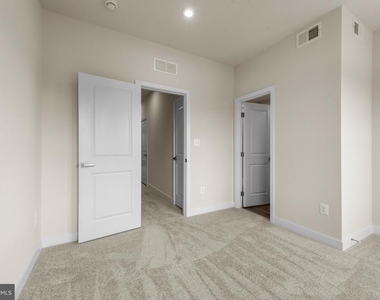 814 Watts Street - Photo Thumbnail 20
