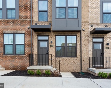 814 Watts Street - Photo Thumbnail 2