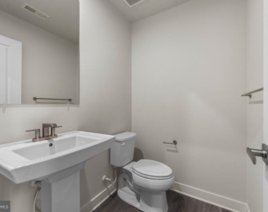 814 Watts Street - Photo Thumbnail 16