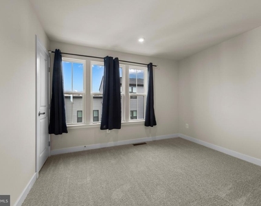 814 Watts Street - Photo Thumbnail 22