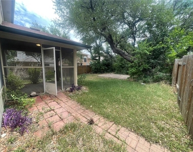 613 Stallion Dr - Photo Thumbnail 9