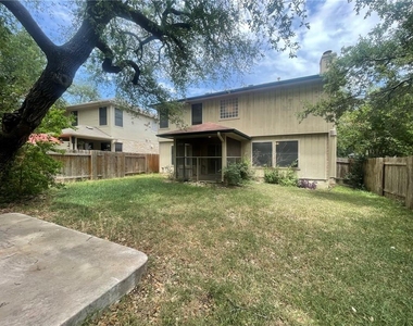 613 Stallion Dr - Photo Thumbnail 24