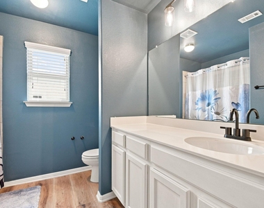 241 Eagle Brook Ln - Photo Thumbnail 19