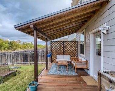 241 Eagle Brook Ln - Photo Thumbnail 23