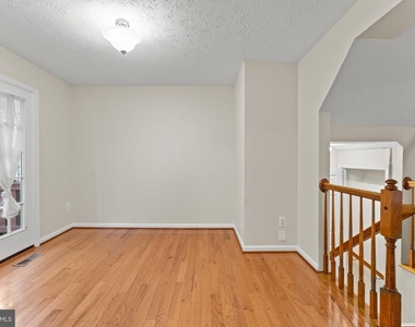 144 Foxchase Drive - Photo Thumbnail 4