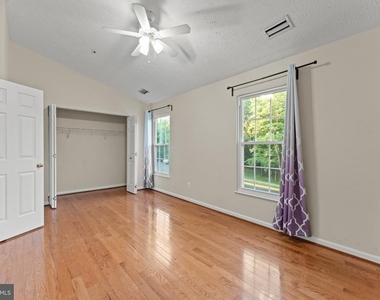 144 Foxchase Drive - Photo Thumbnail 25