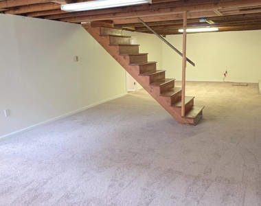 8418 Geneva Road - Photo Thumbnail 33
