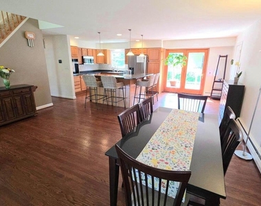8418 Geneva Road - Photo Thumbnail 10