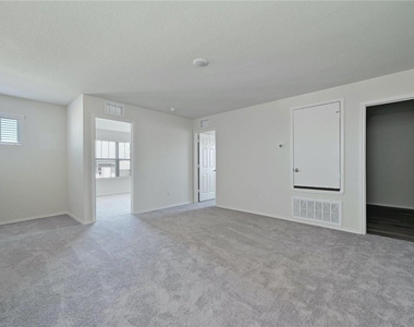147 Longstraw Dr - Photo Thumbnail 7