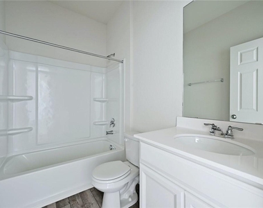 147 Longstraw Dr - Photo Thumbnail 19