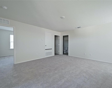 147 Longstraw Dr - Photo Thumbnail 6
