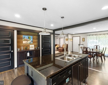 131 Shady Ridge Drive - Photo Thumbnail 2
