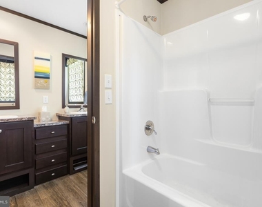 131 Shady Ridge Drive - Photo Thumbnail 18