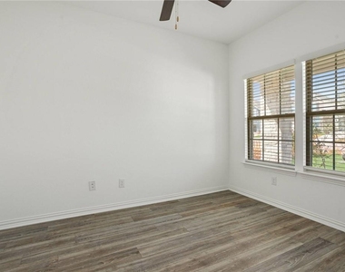 613 Silent Creek Cv - Photo Thumbnail 12