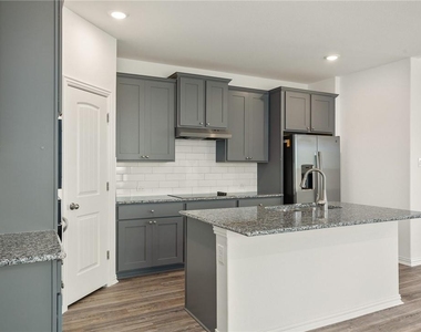 613 Silent Creek Cv - Photo Thumbnail 7
