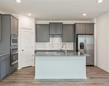 613 Silent Creek Cv - Photo Thumbnail 5