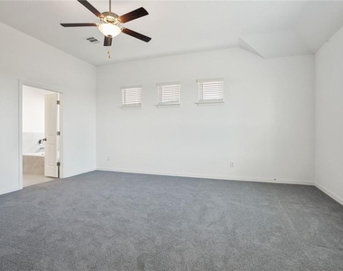 613 Silent Creek Cv - Photo Thumbnail 15