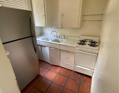 3205 Helms St - Photo Thumbnail 2