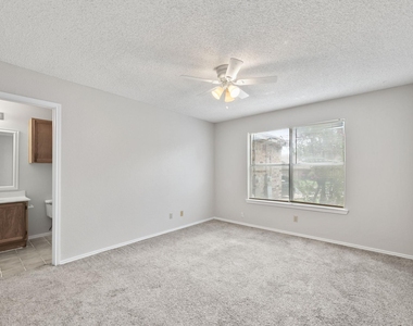 6002 Parkwood Dr - Photo Thumbnail 14