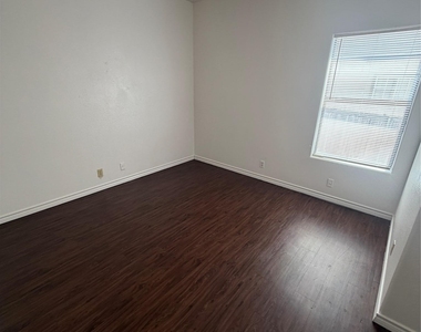 2601 Alcott Ln - Photo Thumbnail 11