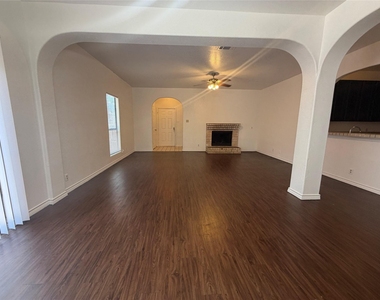 2601 Alcott Ln - Photo Thumbnail 2
