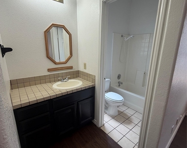 2601 Alcott Ln - Photo Thumbnail 10