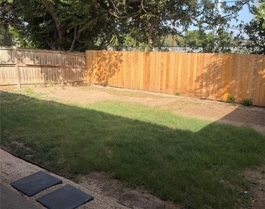 1306 Conway Dr - Photo Thumbnail 11